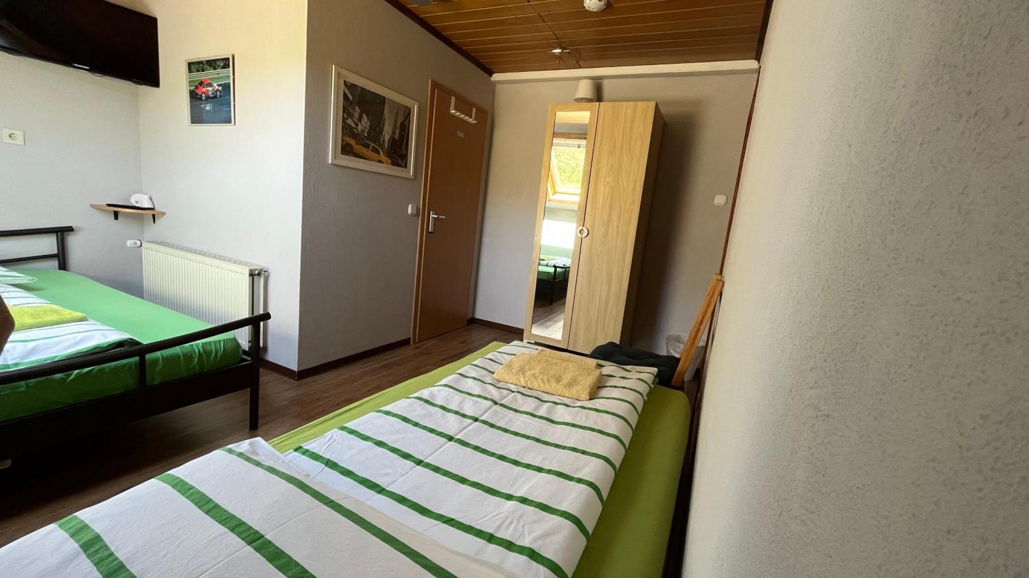Franky House Am Nuerburgring Bed & Breakfast Quiddelbach Exterior photo